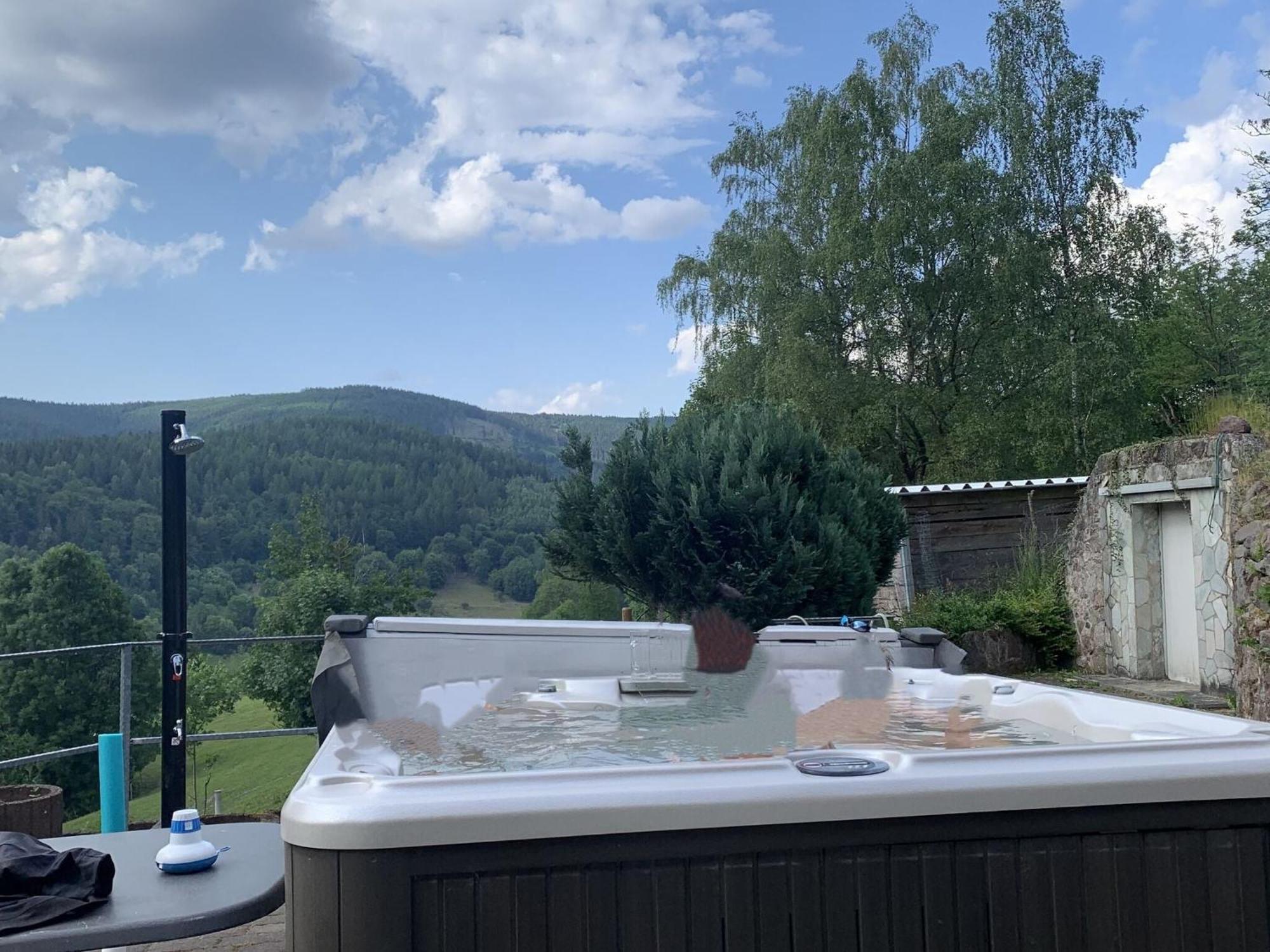 Majestic Holiday Home With Jacuzzi Unterschonau Exterior photo